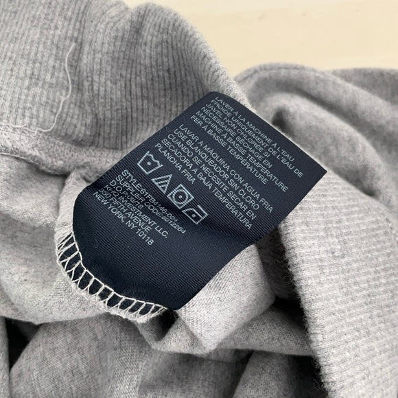 Boys Tommy Hilfiger Size 5 Classic Grey Pullover 3/4 Zip Dress-Up Sweatshirt - Picture 6 of 6